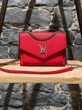 Louis Vuitton 2018 Red Calfskin MyLockMe BB Chain Bag